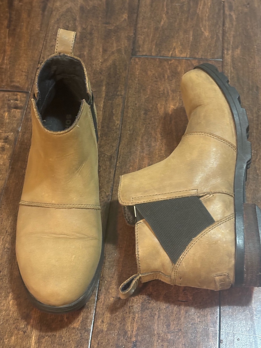 W8.5 - Sorel Emelie Chelsea boots